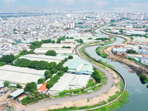 Khoác áo mới cho kênh Tham Lương - Tuyến đường độc tôn đi ngang 7 quận huyện