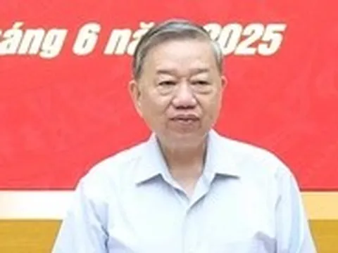 Tổng Bí thư: Hiện đại hóa con người, triển khai mạnh mẽ các dự án trọng điểm về quốc phòng