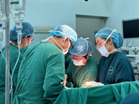 Sản phụ nguy kịch vì tự phá thai bằng thuốc mua trên mạng