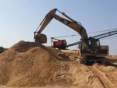 Đấu giá ba mỏ cát ở Quảng Nam: Khởi điểm vài tỷ đồng, chốt hàng trăm tỷ đồng