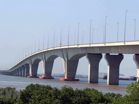 Chỉ sau 1 cơn bão, 42 đốt dầm cầu dài nhất ASEAN nặng 3.300 tấn hỏng dù có công nghệ ngoại xịn nhất, Việt Nam tự sửa rồi thành công lớn