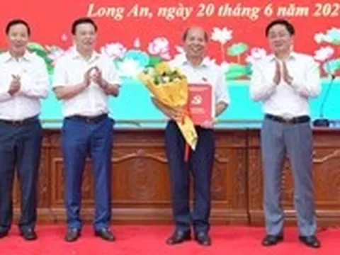 4 ủy viên Ban Thường vụ Tỉnh ủy Long An nghỉ hưu trước tuổi