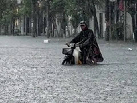 Thủ phủ tỉnh Bắc Giang lại ngập sâu sau mưa lớn