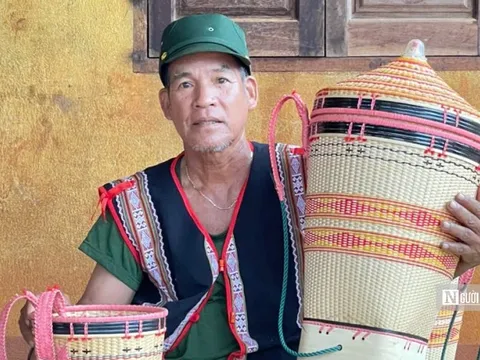 Những bàn tay níu hồn văn hóa Jrai qua từng sợi lạt