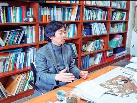 'Hãy nuôi dưỡng những nhà báo biết suy ngẫm hơn là chỉ giỏi sử dụng công nghệ'