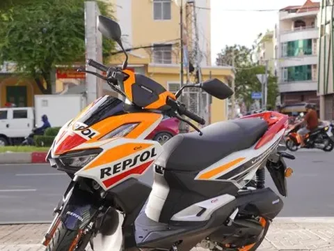 Cận cảnh Honda Vario bản giới hạn Repsol vừa về Việt Nam