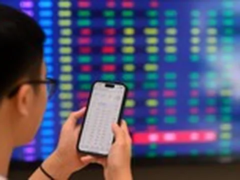 Một công ty chứng khoán bị phạt nặng, nhận 'lệnh' đình chỉ môi giới 2 tháng