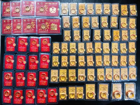 Giá vàng diễn biến lạ