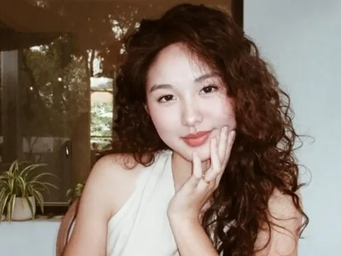 Con gái hoa khôi bóng chuyền Kim Huệ, tuổi 18 khiến dân mạng không thể rời mắt