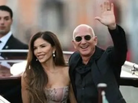 Đám cưới tỉ phú Jeff Bezos khép lại với tiệc ngủ hoành tráng, bất chấp biểu tình căng thẳng