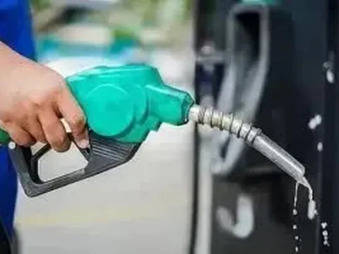 Giá xăng đồng loạt giảm từ đêm nay