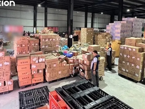 Truy quét 10 ngày liên tiếp, công an đánh sập đường dây buôn mỹ phẩm, thực phẩm chức năng nhái, tịch thu kho hàng trị giá hơn 37 nghìn tỷ đồng