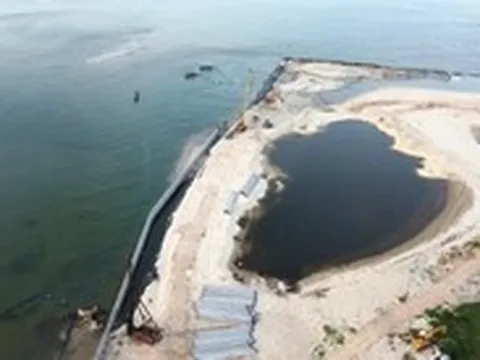 Đà Nẵng ban hành lệnh xây dựng công trình khẩn cấp chống sạt lở cửa sông Cu Đê