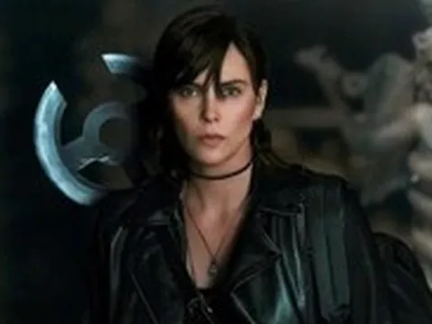 Charlize Theron của The Old Guard 2 tiết lộ từng bị một đạo diễn quấy rối khi mới vào nghề