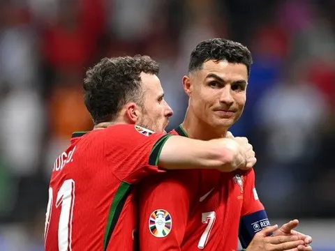 Ronaldo nghẹn ngào tiễn biệt Diogo Jota
