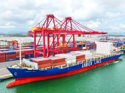 Việt Nam xuất siêu 7,6 tỷ USD