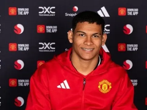 "Quỷ đỏ" Man United chiêu mộ tài năng 18 tuổi