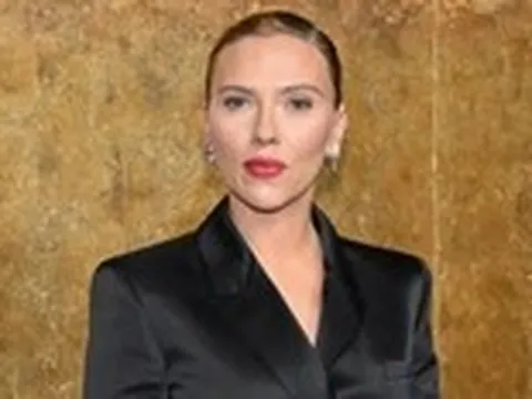 Scarlett Johansson là diễn viên có doanh thu phòng vé toàn cầu cao nhất lịch sử
