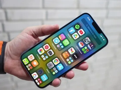 Chiếc iPhone từng khiến thị trường bùng nổ nay giảm kỷ lục hơn 12 triệu đồng