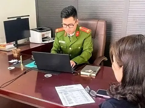 Người phụ nữ Hà Nội nạp vào tài khoản 153 triệu đồng nhưng chỉ rút được 2,5 triệu, nạp tiếp 300 triệu thì sập hệ thống