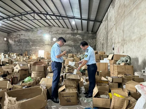 Bí mật khủng bên trong kho hàng ở Quảng Ninh: Người chủ bí ẩn tên "A PIN", vận hành bằng phần mềm lạ liên kết hàng trăm tài khoản TikTok