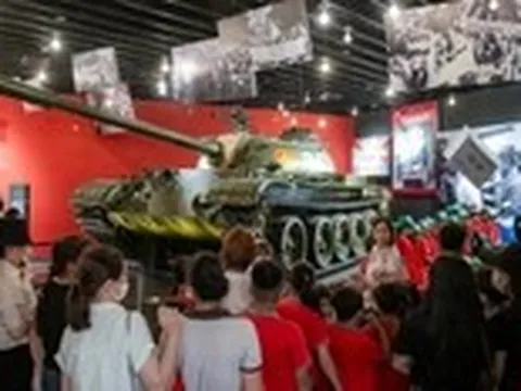 Các đối tượng được miễn, giảm phí tham quan Bảo tàng Lịch sử quân sự Việt Nam