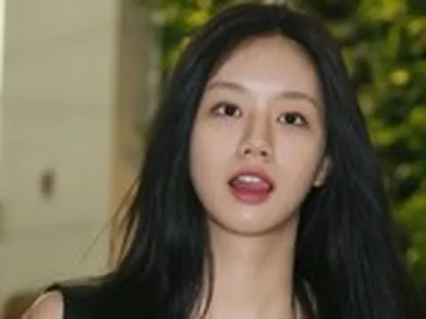 Hyeri tung loạt ảnh dạo chơi TP.HCM trước buổi fan meeting đầu tiên cùng khán giả Việt