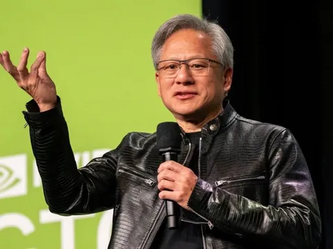 ‘Nhà buôn vũ khí’ AI đầu tiên đạt vốn hóa 4.000 tỷ USD: Kỳ tích vĩ đại của Jensen Huang đưa Nvidia trở thành trụ cột quyền lực mới ở thung lũng Silicon