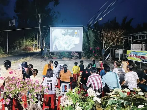 Tăng đầu tư cho hoạt động chiếu phim tại cơ sở