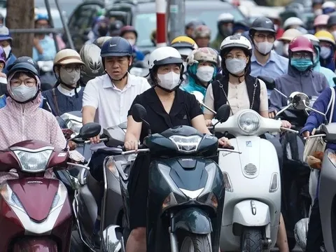 Xe máy xăng sắp rút khỏi Vành đai 1: Người dân được hỗ trợ gì?