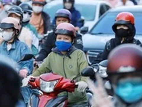 Cấm dần xe máy chạy xăng: Người dân mong muốn gì?
