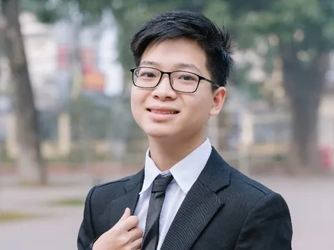 Nam sinh trường "làng" lập kỳ tích: Thủ khoa cả hai kỳ thi lớn