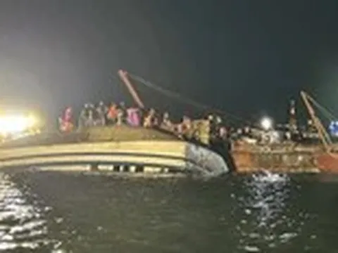 Lật tàu du lịch trên vịnh Hạ Long: Thủ tướng cử Phó thủ tướng Trần Hồng Hà ra hiện trường
