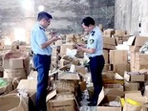 Quản lý thực phẩm trong 'siêu đô thị': Không ngoại lệ cho hàng nhà làm