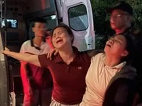 Người thân khóc nấc đưa thi thể nạn nhân vụ lật tàu Vịnh Xanh 58 về quê