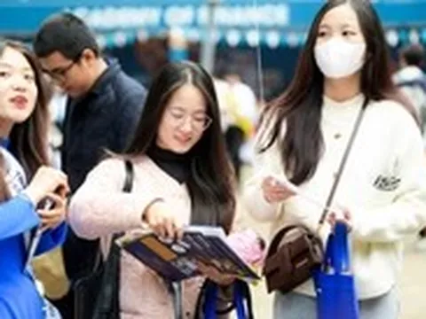 Tin tức sáng 20-7: Điểm chuẩn tuyển sinh đại học năm 2025 khó đoán; Yêu cầu cấp cứu nạn nhân tối đa