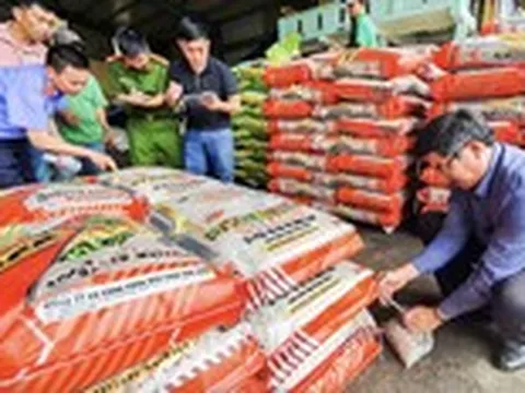 Phân bón giả 'bám rễ' ngành nông nghiệp