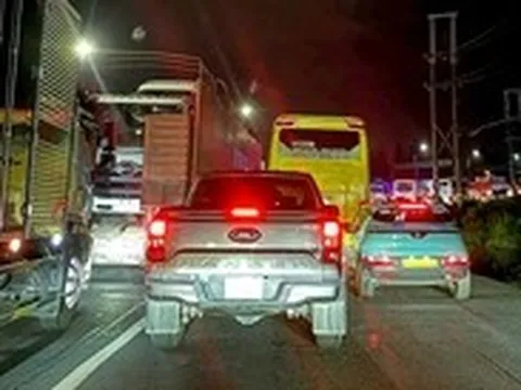 Đóng lối vào cao tốc TP.HCM - Long Thành - Dầu Giây, quốc lộ 1 kẹt cứng hơn 10km