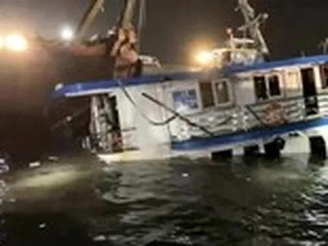 Khẩn cấp bồi thường bảo hiểm cho nạn nhân, thân nhân vụ lật tàu ở vịnh Hạ Long