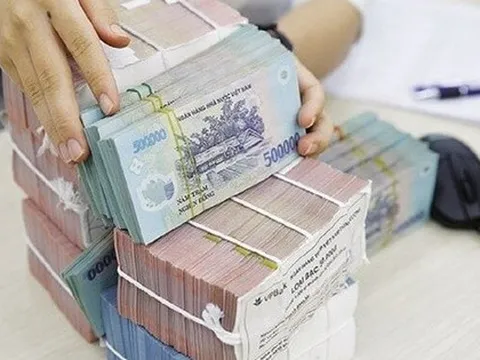 Lãi suất biến động, tiền gửi tăng mạnh