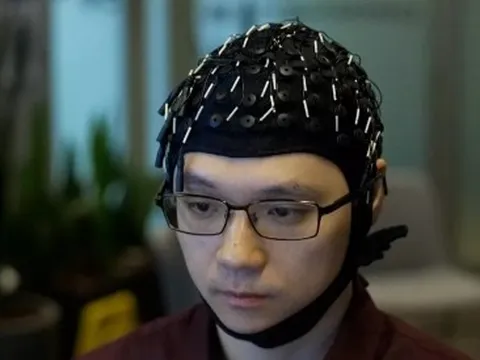 Công nghệ 23/7: AI biến suy nghĩ thành chữ, không cần chip não