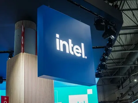 Intel lao dốc khiến các nhà đầu tư thêm bi quan