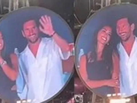 Messi và vợ 'kiss cam' tại concert Coldplay, ai cũng thích