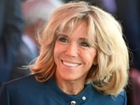 Gu thời trang Đệ nhất phu nhân Pháp Brigitte Macron
