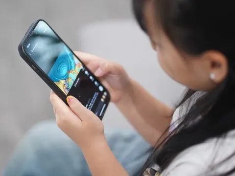 Cấm trẻ dưới 16 tuổi truy cập YouTube