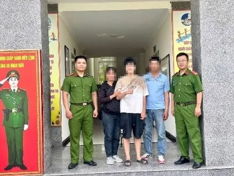 Người phụ nữ ở Hà Nội bị đòi chuyển khoản trả 100 triệu đồng nhưng quyết không chuyển mà báo công an