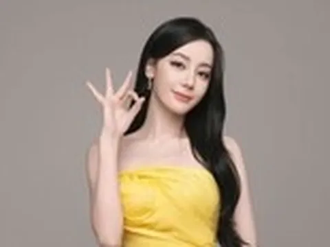 Địch Lệ Nhiệt Ba lại diện đầm của nhà mốt Việt Trà Linh