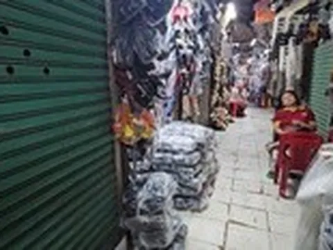Chợ ế, cách nào để 'giải cứu' tiểu thương?