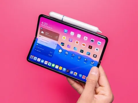 Tin vui cho những ai đang chờ đợi iPhone gập đầu tiên