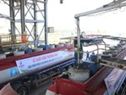 BSR xuất bán sản phẩm dầu DO sang thị trường Lào